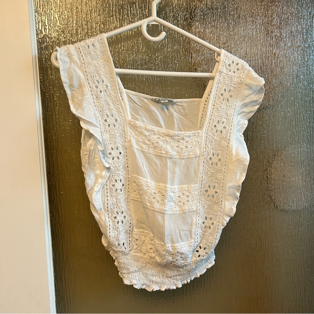 White American Eagle Flutter Sleeve Blouse